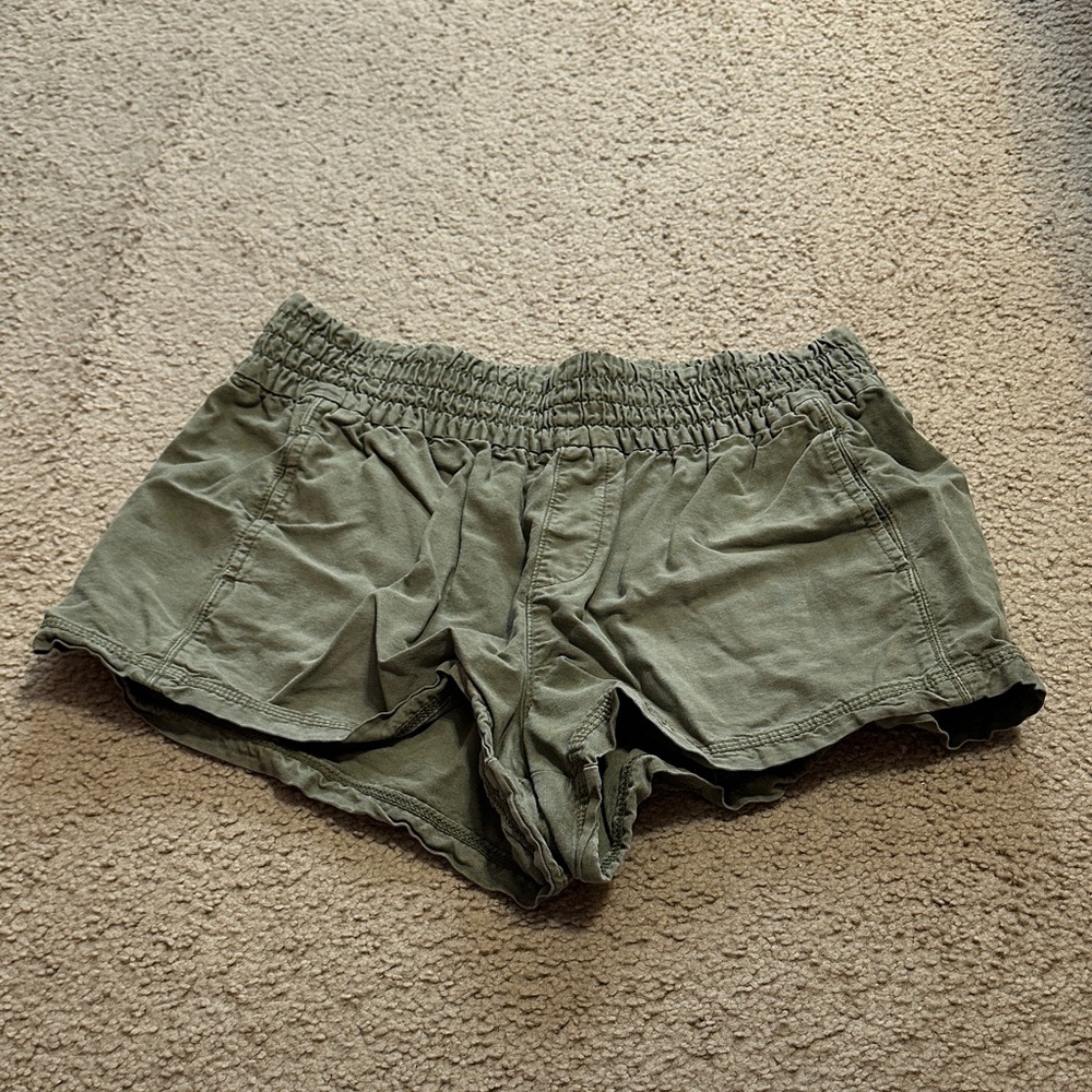 Aerie Sage Green Women's Cargo Shorts